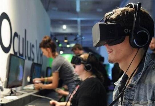 终于等到你 Oculus Rift头盔正式发售