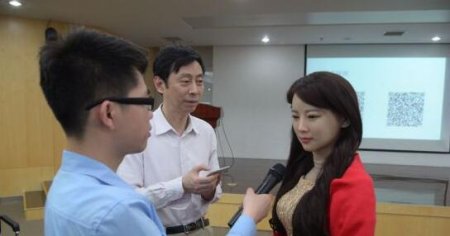 给跪了 中国首个美女交互机器人对话展示